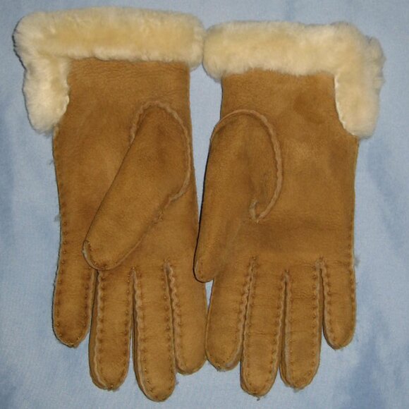 UGG Chestnut Sheepskin Gloves #17541 - Picture 2 of 5